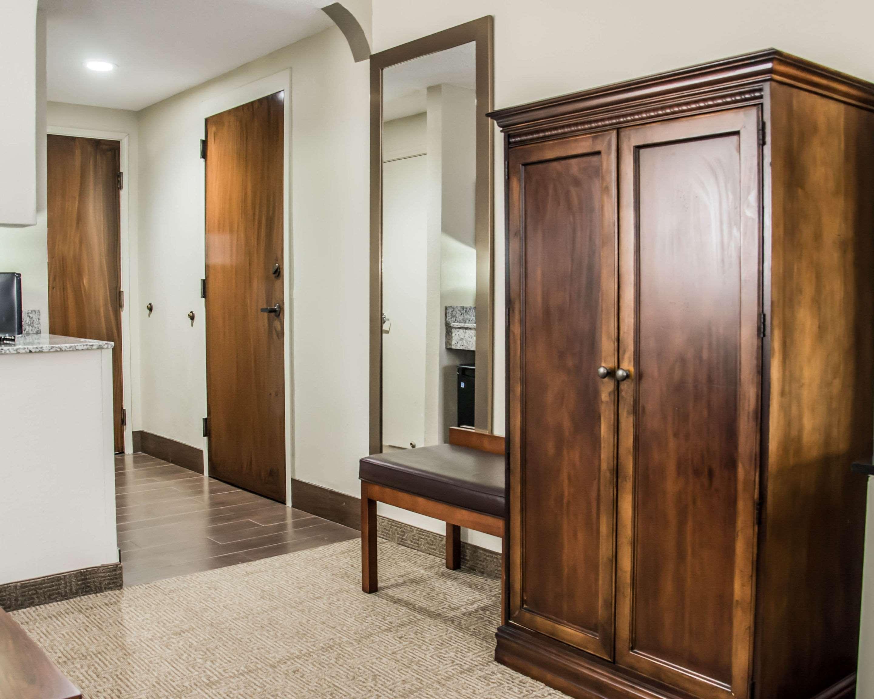 שרלוט Comfort Suites University - Research Park מראה חיצוני תמונה