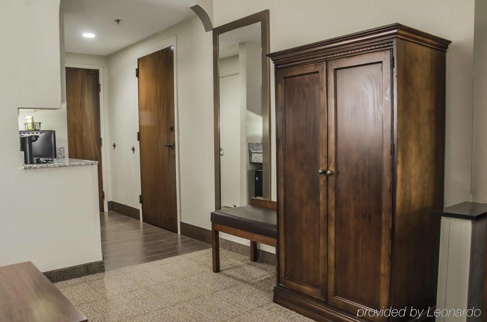 שרלוט Comfort Suites University - Research Park מראה חיצוני תמונה