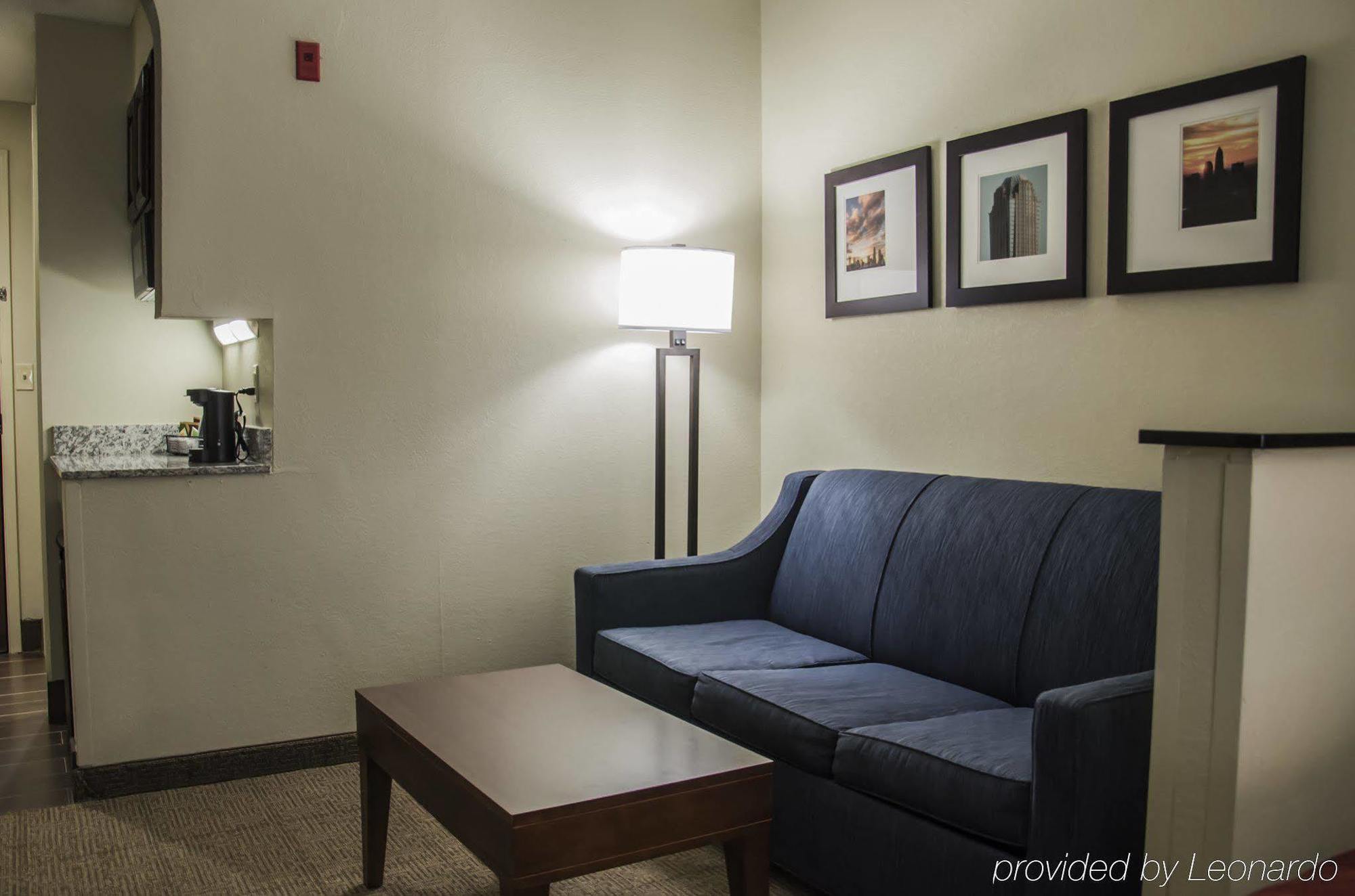 שרלוט Comfort Suites University - Research Park מראה חיצוני תמונה